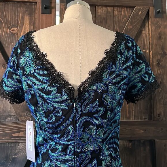 JS Collections Womens Green Embroidered V-Neck Sheath Dress Sz-4 - Picture 9 of 15